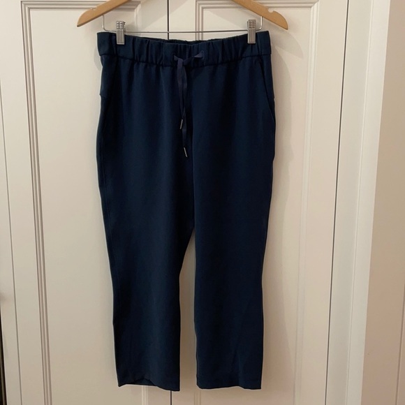 Lululemon On The Fly Navy Capris Pants Like New-6